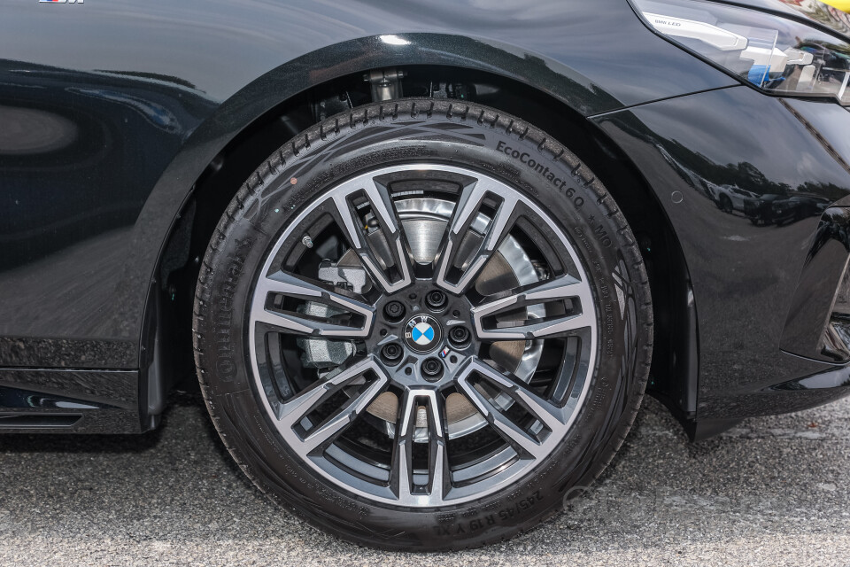 BMW 5 Series G60 (2024) Exterior