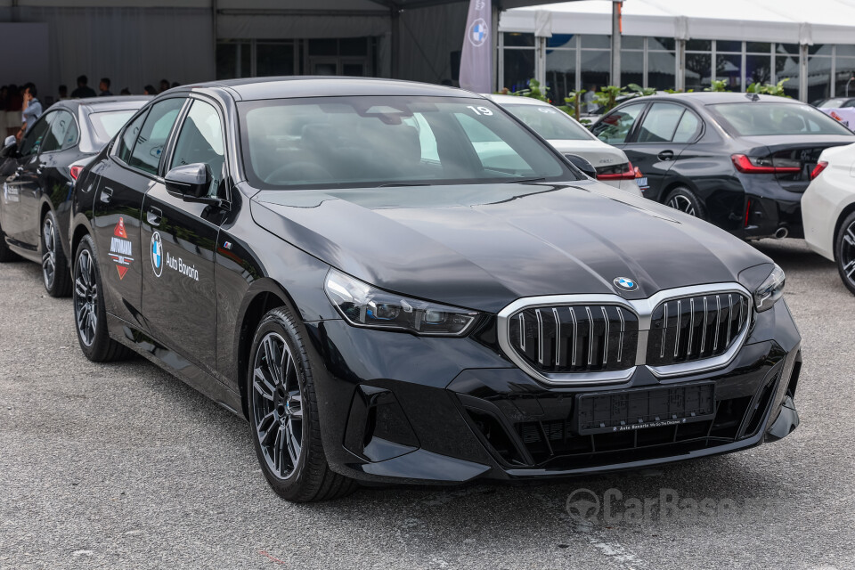 BMW 5 Series G60 (2024) Exterior