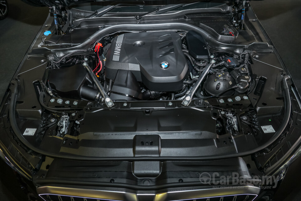 BMW 5 Series G60 (2024) Exterior