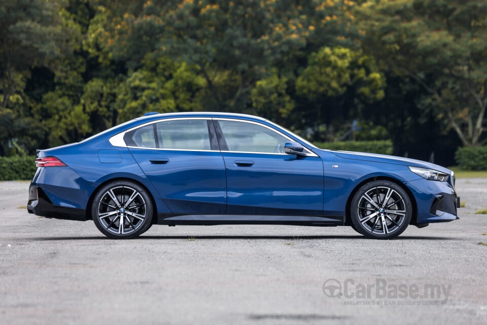 BMW 5 Series G60 (2024) Exterior