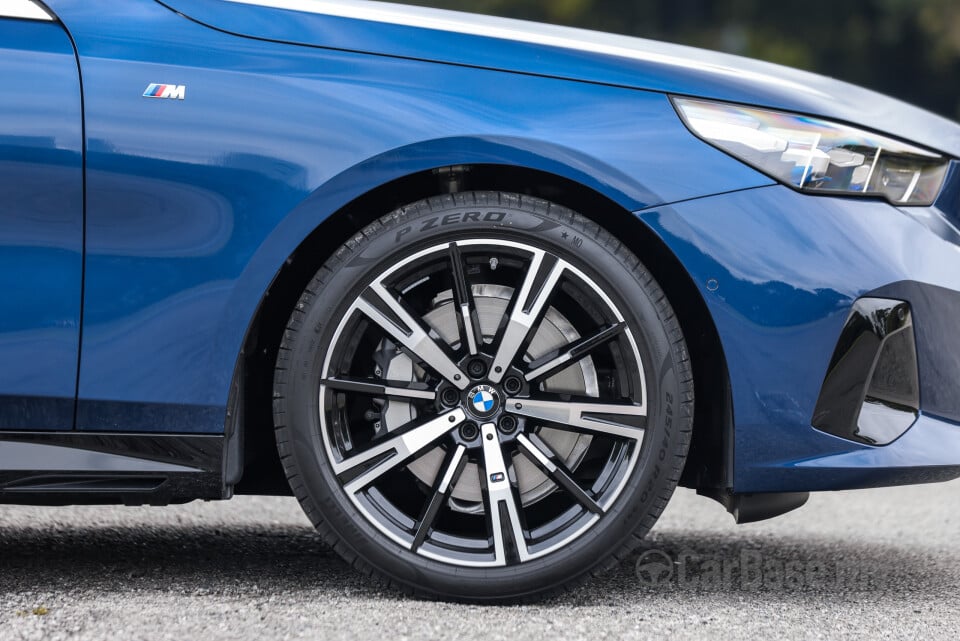 BMW 5 Series G60 (2024) Exterior
