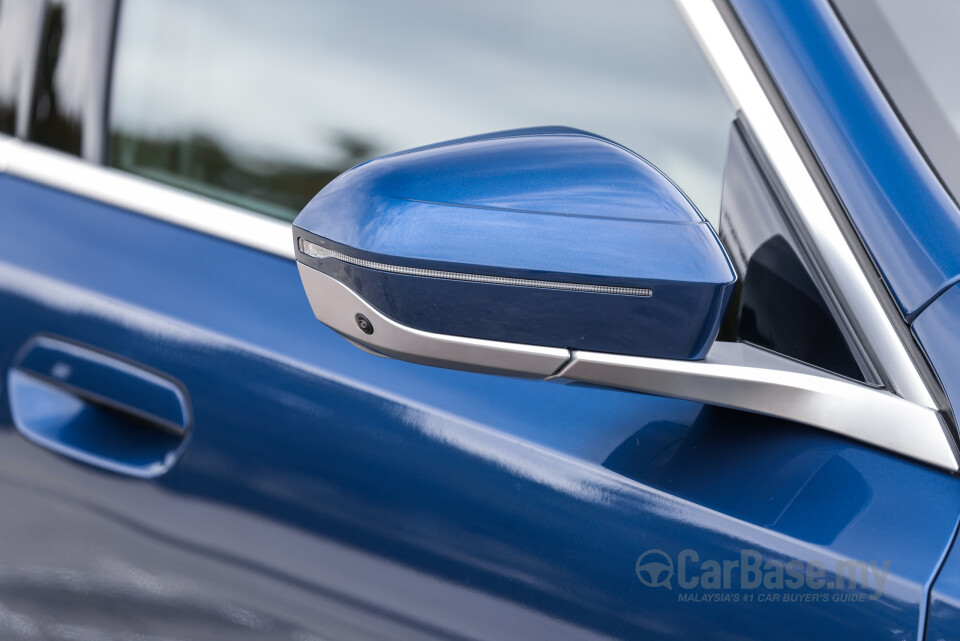 BMW 5 Series G60 (2024) Exterior