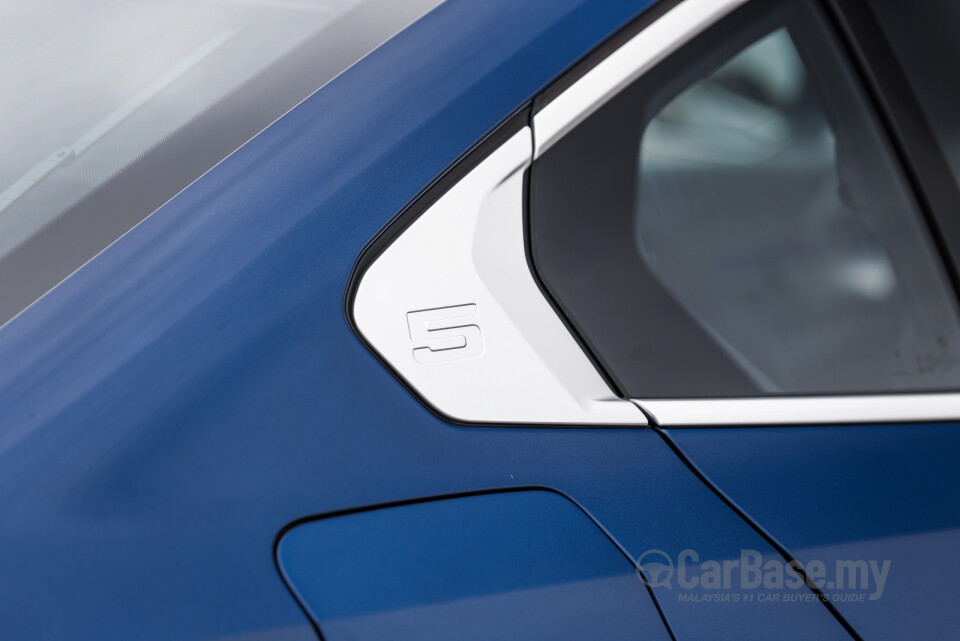 BMW 5 Series G60 (2024) Exterior
