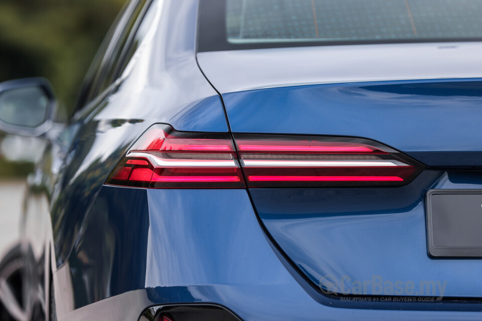 BMW 5 Series G60 (2024) Exterior
