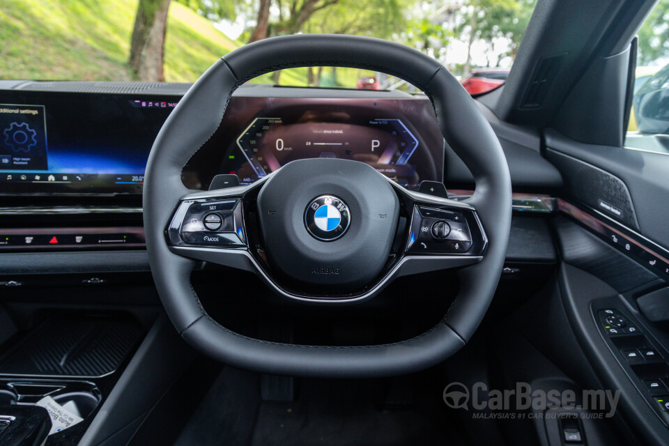 BMW 5 Series G60 (2024) Interior