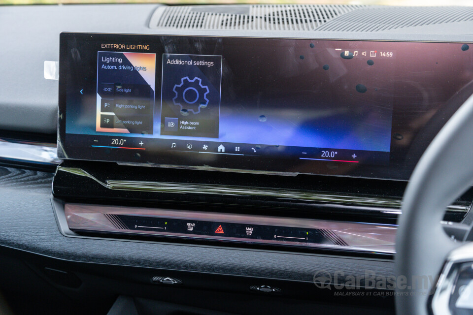 BMW 5 Series G60 (2024) Interior