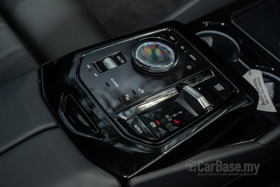 BMW 5 Series G60 (2024) Interior