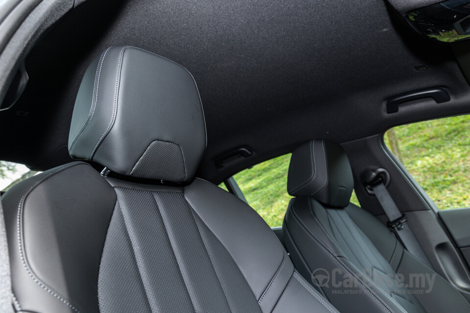 BMW 5 Series G60 (2024) Interior