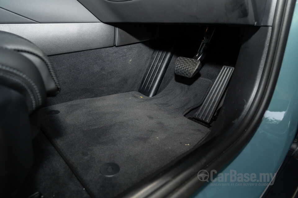 BMW 5 Series G60 (2024) Interior