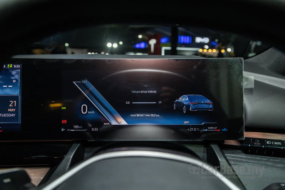 BMW 5 Series G60 (2024) Interior