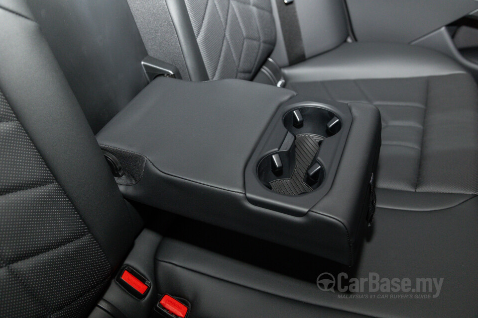 BMW 5 Series G60 (2024) Interior