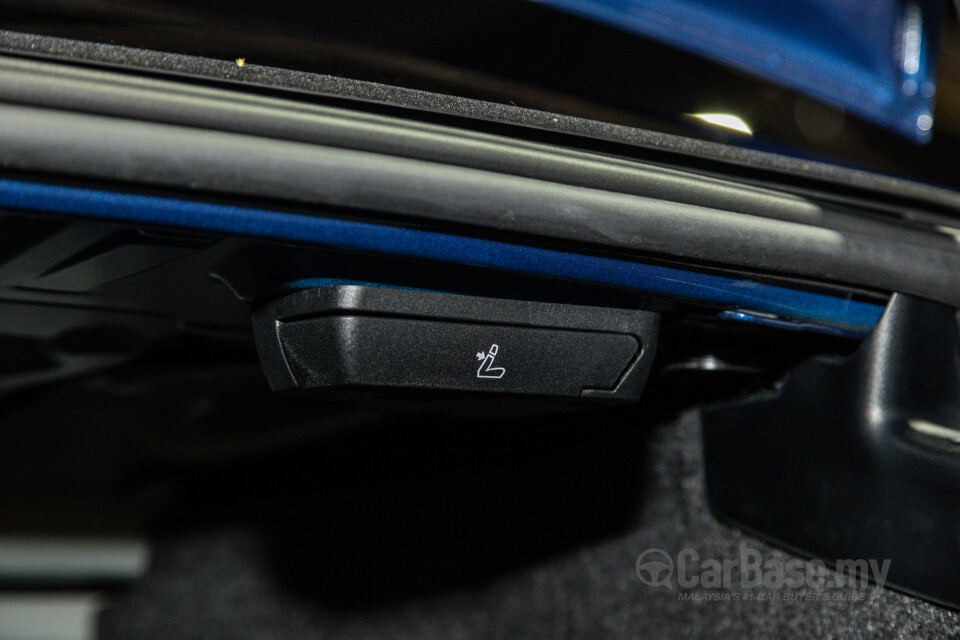 BMW 5 Series G60 (2024) Interior