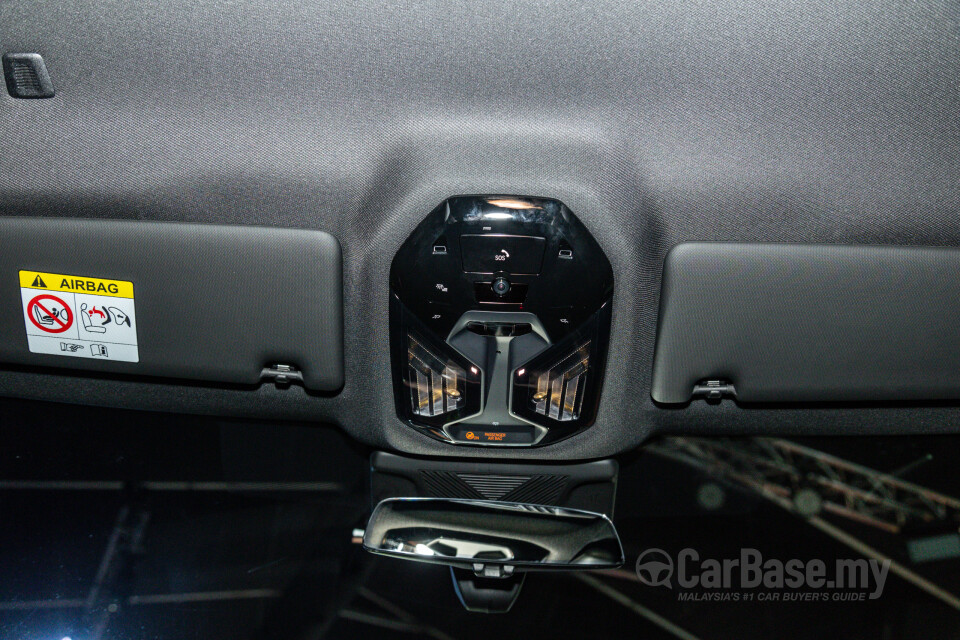 BMW 5 Series G60 (2024) Interior