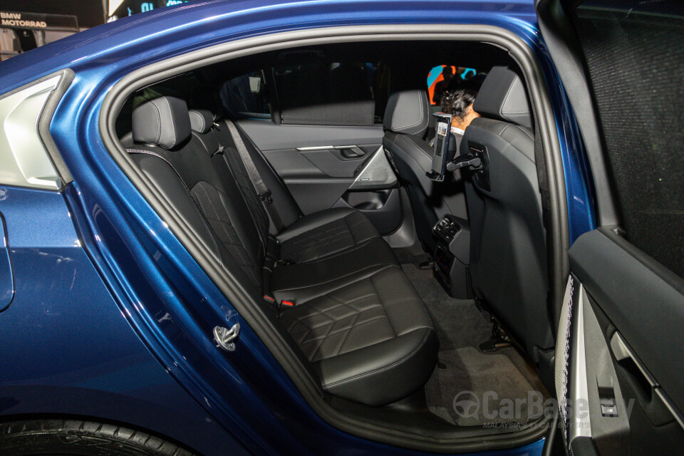 BMW 5 Series G60 (2024) Interior