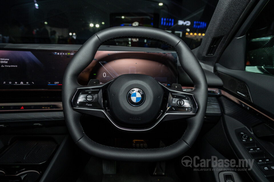 BMW 5 Series G60 (2024) Interior