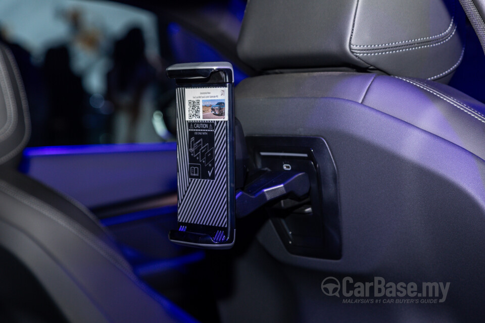 BMW 5 Series G60 (2024) Interior