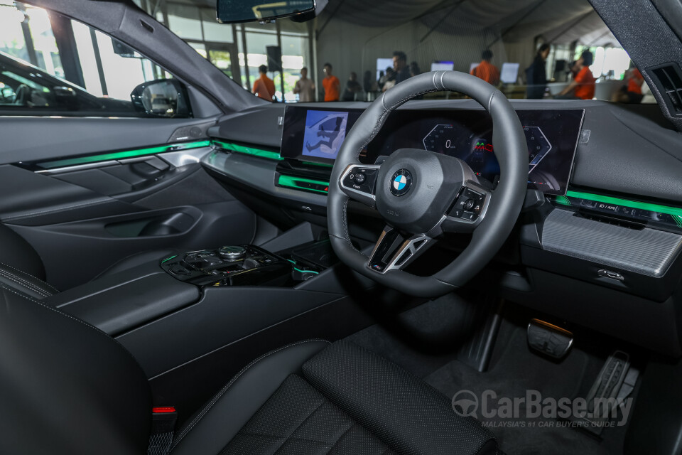 BMW 5 Series G60 (2024) Interior