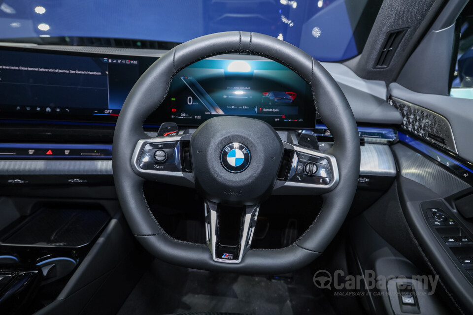 BMW 5 Series G60 (2024) Interior