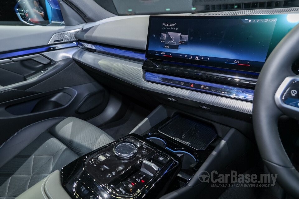 BMW 5 Series G60 (2024) Interior