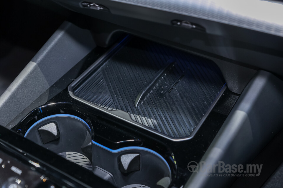 BMW 5 Series G60 (2024) Interior