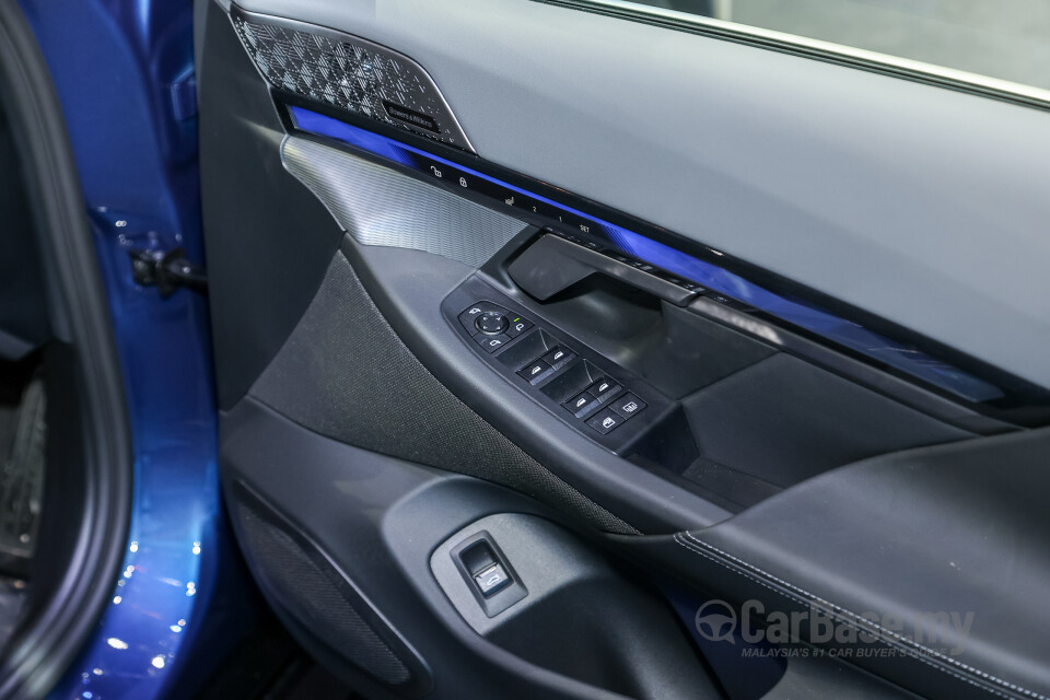 BMW 5 Series G60 (2024) Interior