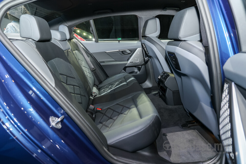 BMW 5 Series G60 (2024) Interior