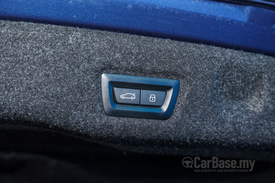BMW 5 Series G60 (2024) Interior