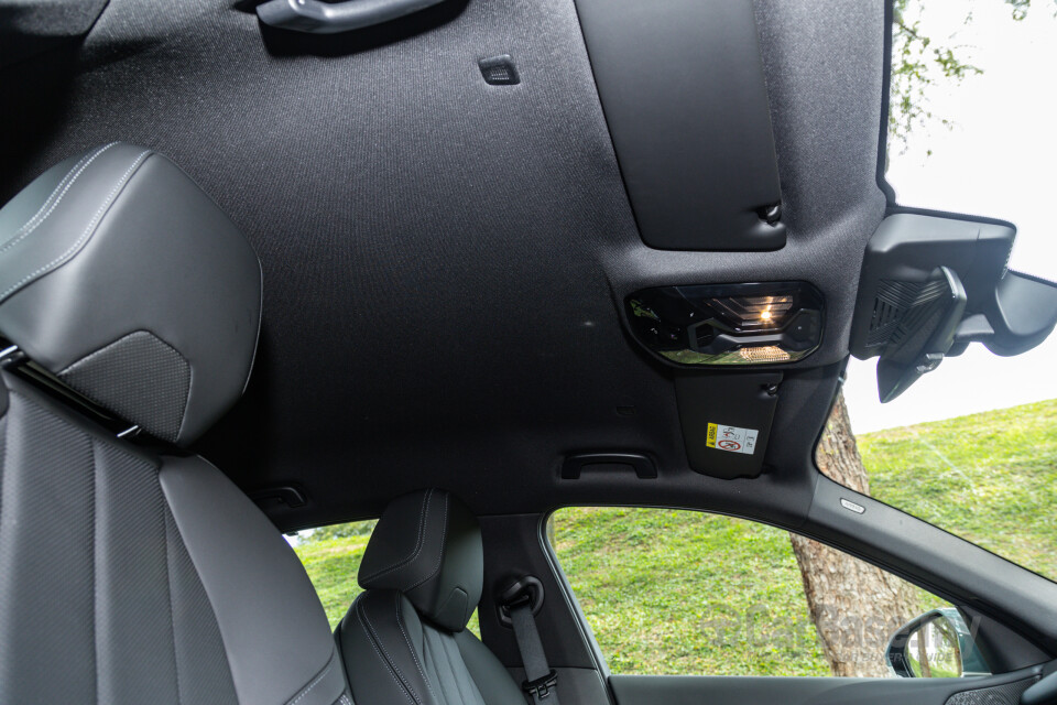 BMW 5 Series G60 (2024) Interior