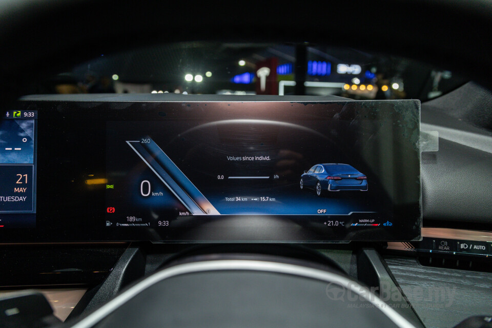 BMW 5 Series G60 (2024) Interior