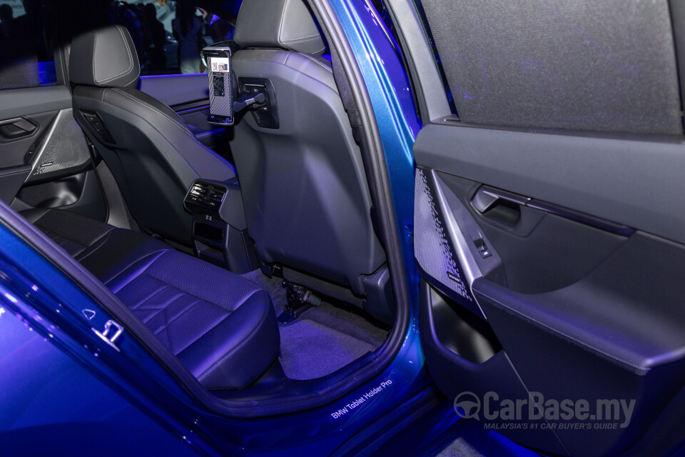 BMW 5 Series G60 (2024) Interior