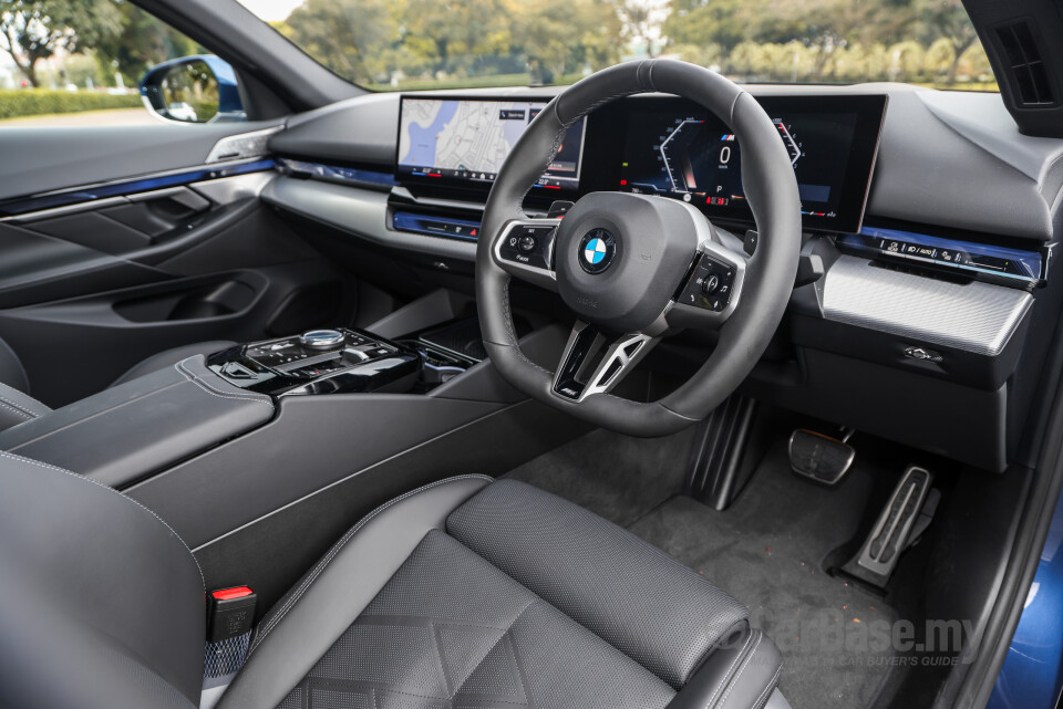 BMW 5 Series G60 (2024) Interior