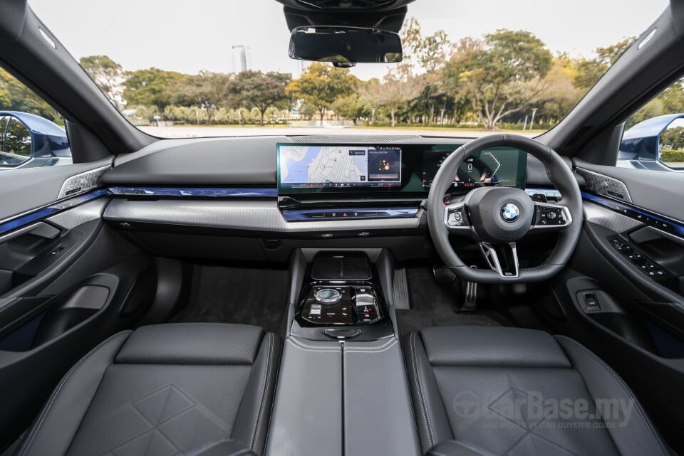 BMW 5 Series G60 (2024) Interior
