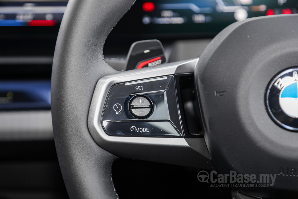 BMW 5 Series G60 (2024) Interior