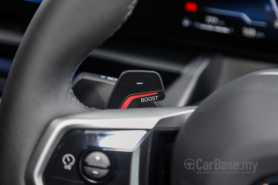 BMW 5 Series G60 (2024) Interior