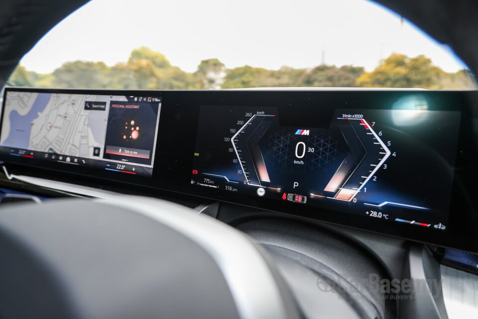 BMW 5 Series G60 (2024) Interior