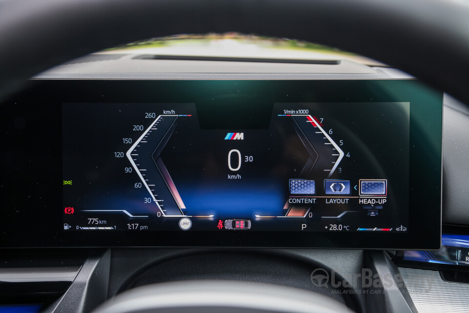 BMW 5 Series G60 (2024) Interior
