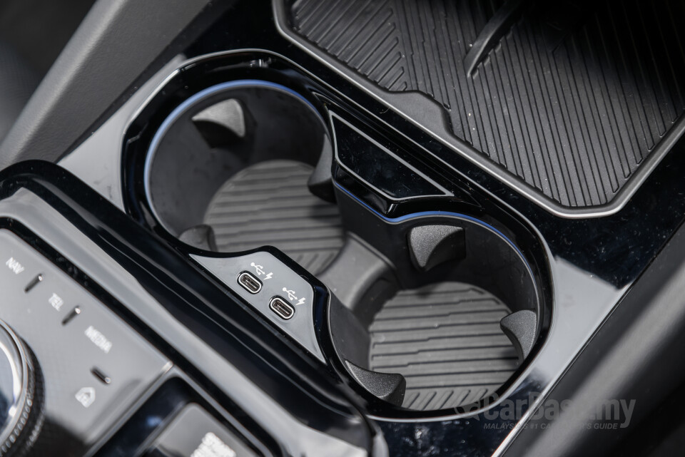 BMW 5 Series G60 (2024) Interior