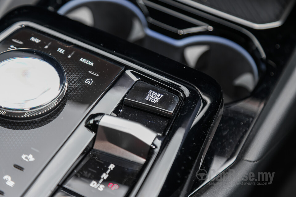 BMW 5 Series G60 (2024) Interior
