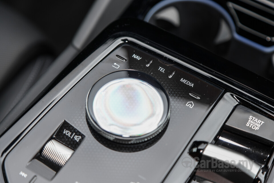 BMW 5 Series G60 (2024) Interior