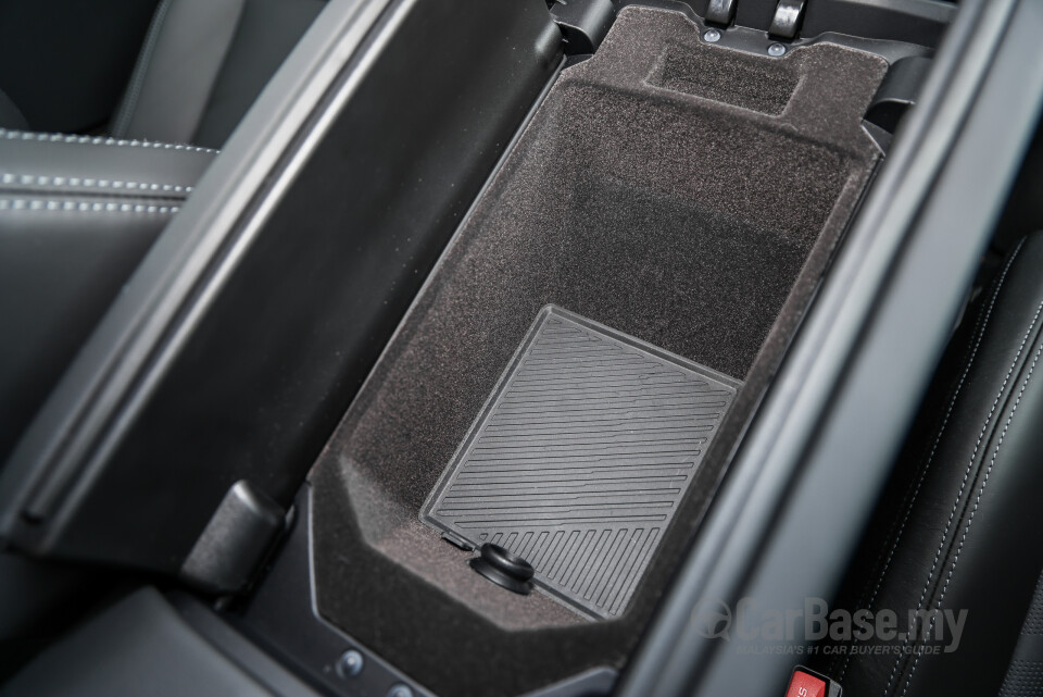 BMW 5 Series G60 (2024) Interior