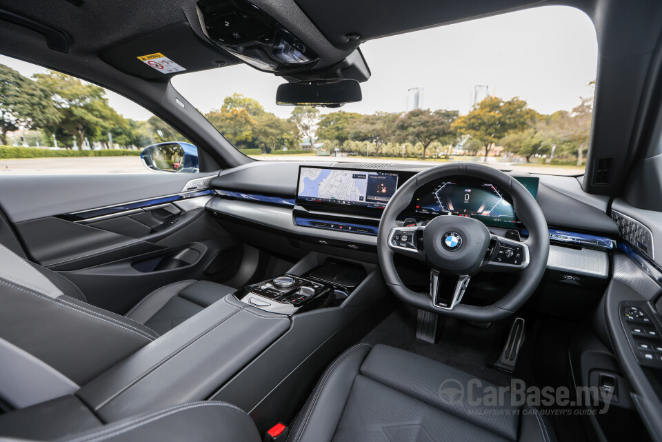 BMW 5 Series G60 (2024) Interior