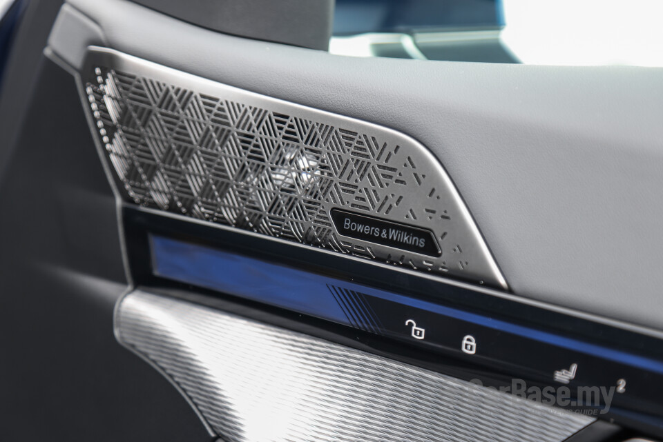 BMW 5 Series G60 (2024) Interior
