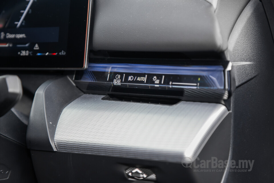 BMW 5 Series G60 (2024) Interior