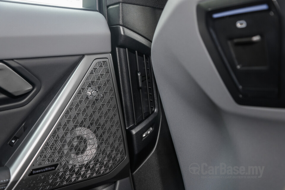 BMW 5 Series G60 (2024) Interior