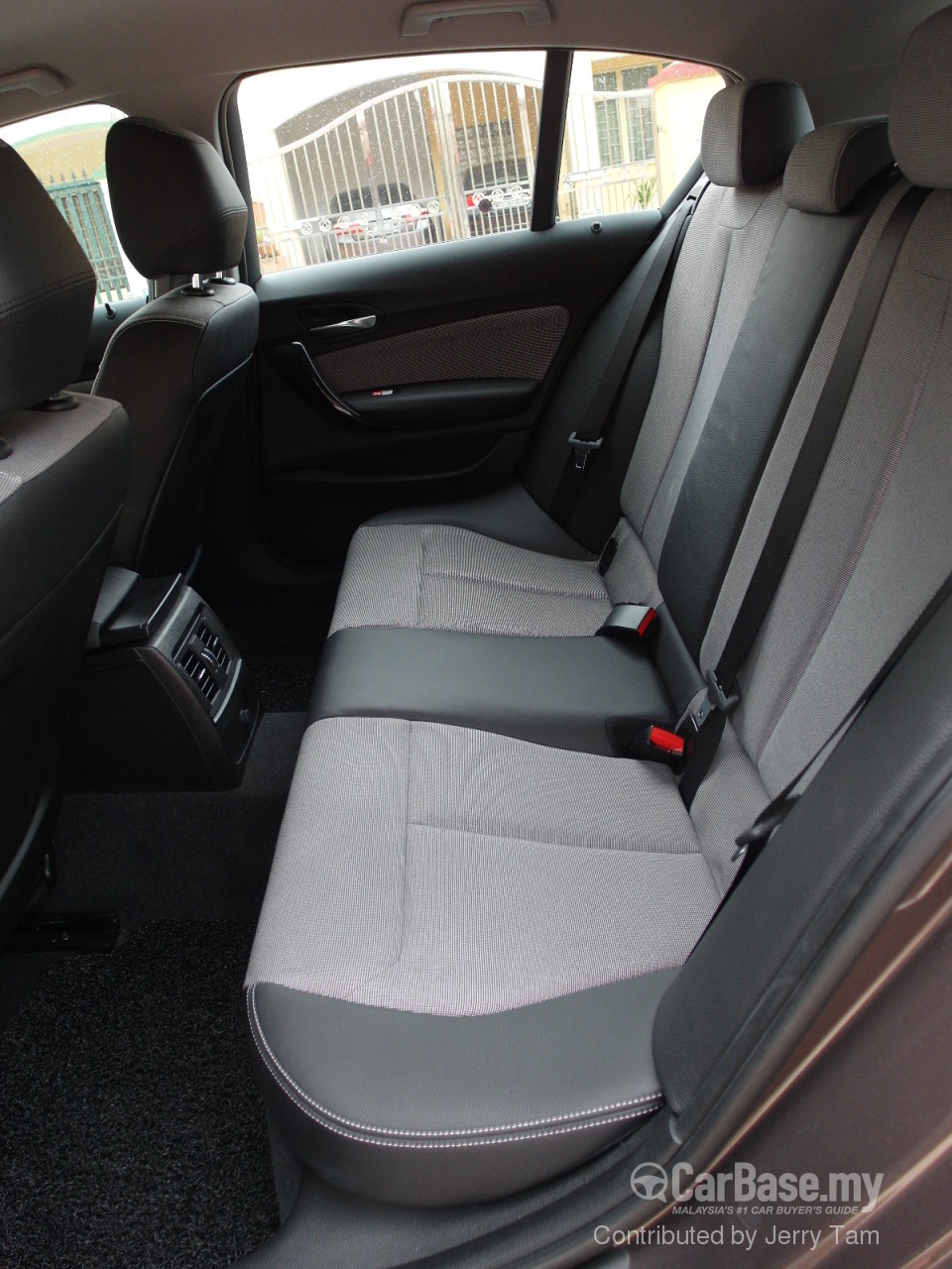 BMW 1 Series F20 (2013) User