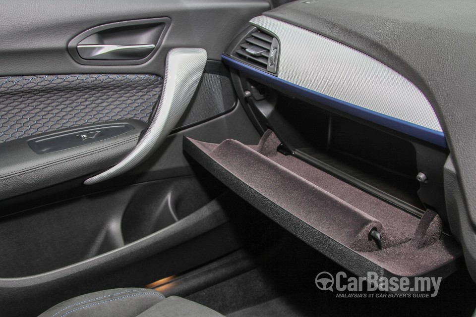 BMW 1 Series F20 LCI (2015) Interior