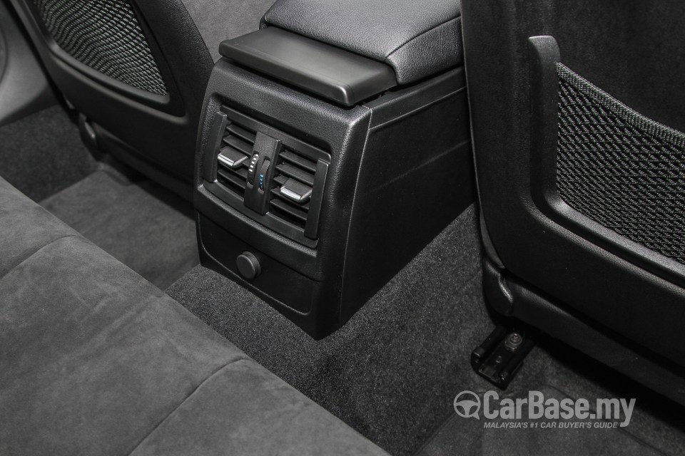 BMW 1 Series F20 LCI (2015) Interior