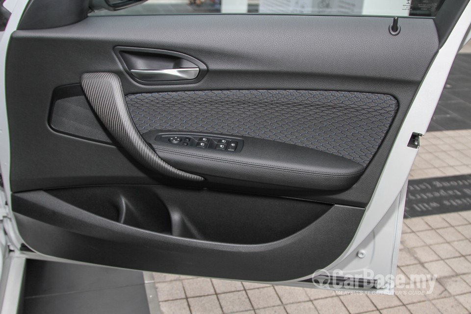 BMW 1 Series F20 LCI (2015) Interior