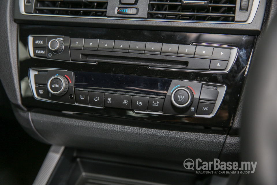 BMW 1 Series F20 LCI (2015) Interior