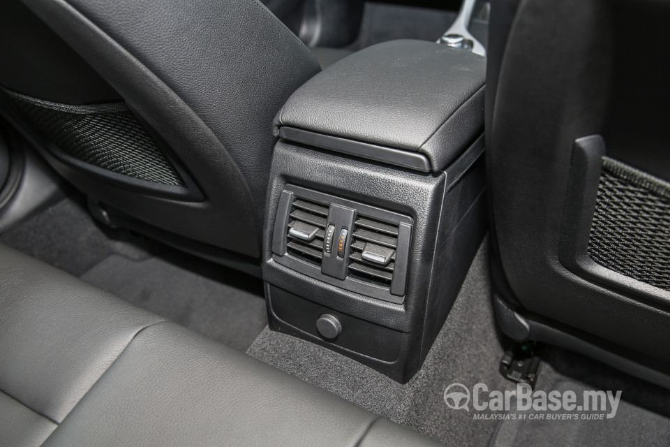 BMW 1 Series F20 LCI (2015) Interior